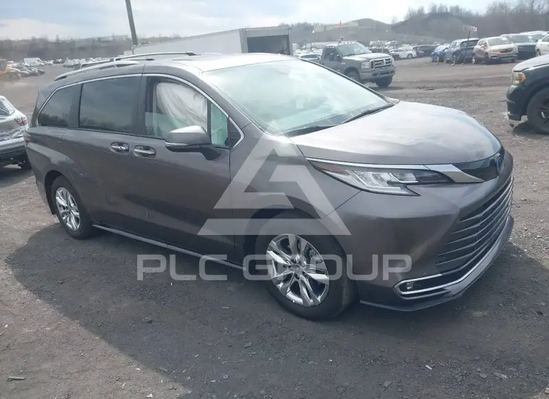 2024 Toyota SIENNA photo