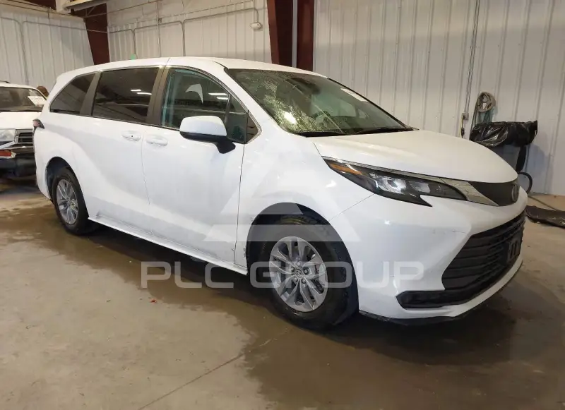 2024 Toyota SIENNA фото