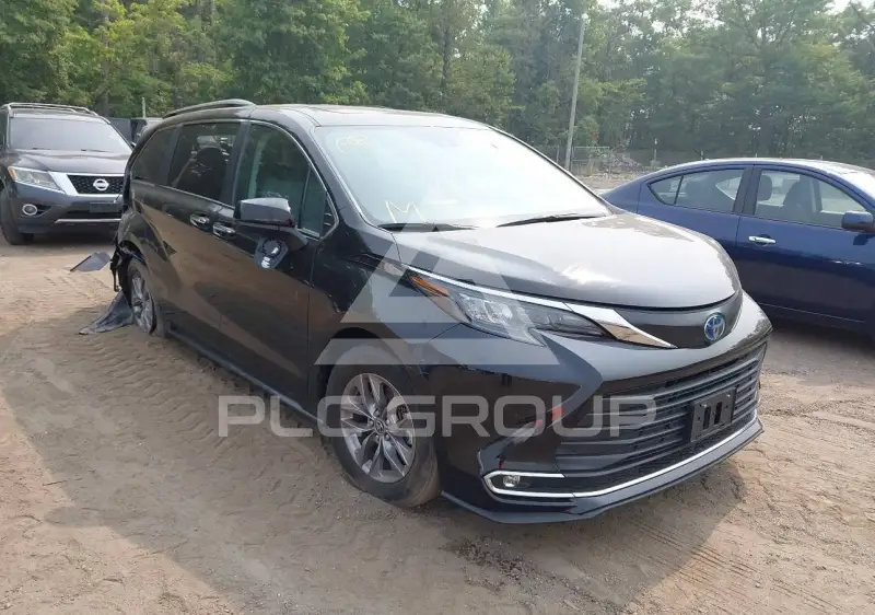 2024 Toyota SIENNA фото