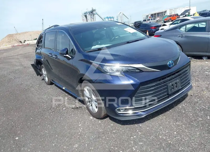 2024 Toyota SIENNA photo