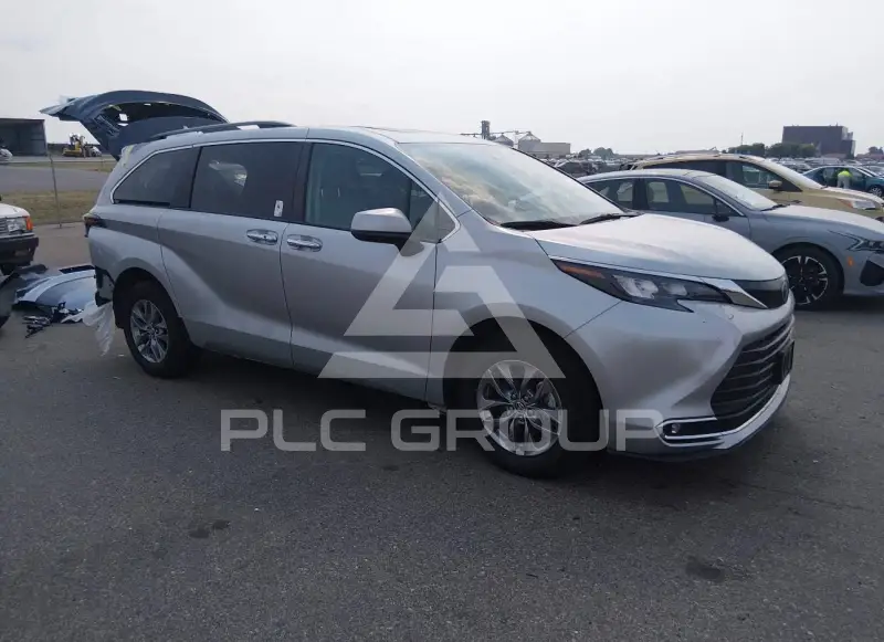 2024 Toyota SIENNA фото