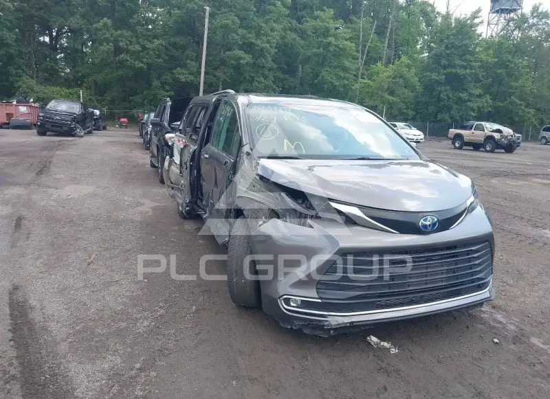2024 Toyota SIENNA фото