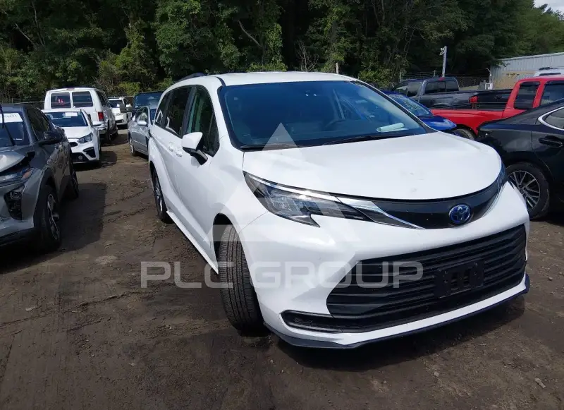 2024 Toyota SIENNA фото