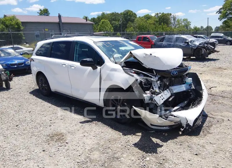 2024 Toyota SIENNA фото