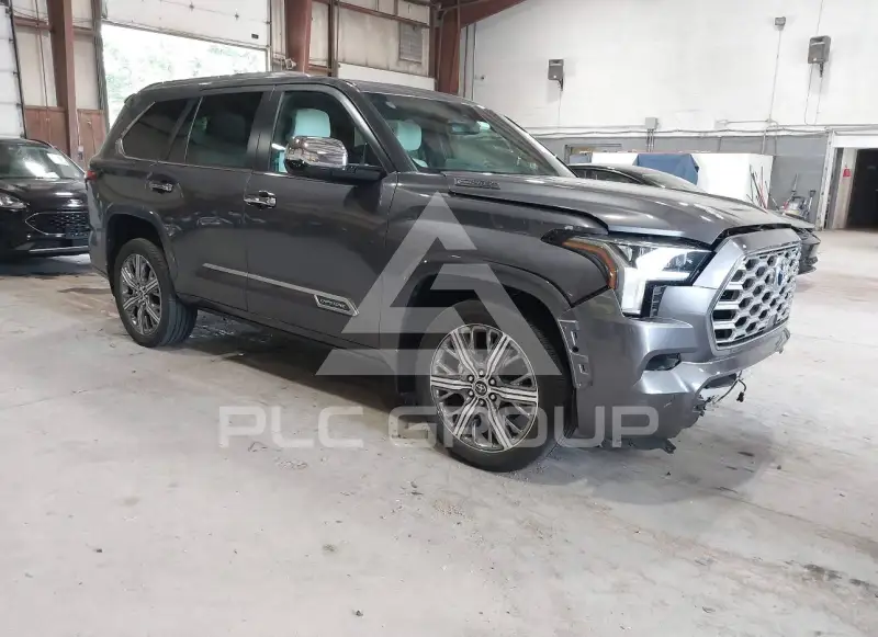 2024 Toyota SEQUOIA фото