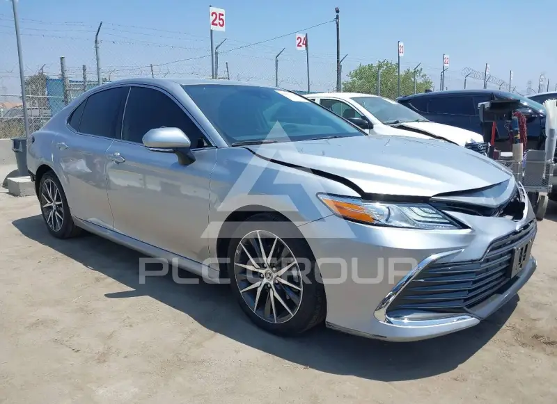 2024 Toyota CAMRY фото