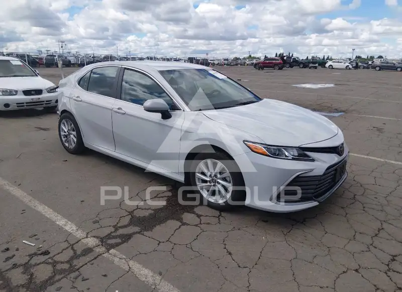 2024 Toyota CAMRY фото