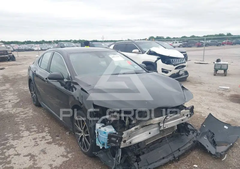 2024 Toyota CAMRY фото