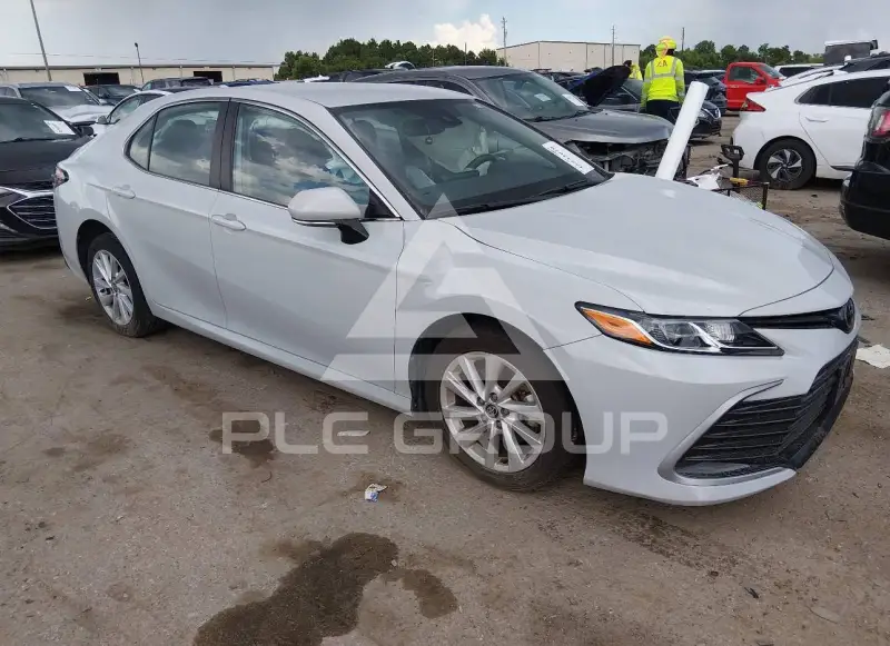 2024 Toyota CAMRY фото