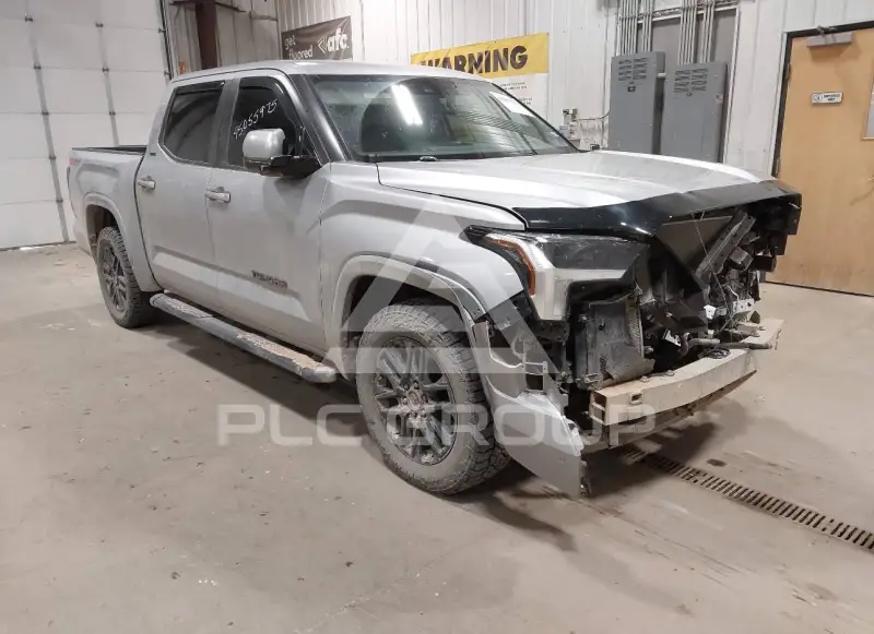 2024 Toyota TUNDRA фото