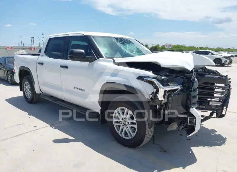 2024 Toyota TUNDRA фото