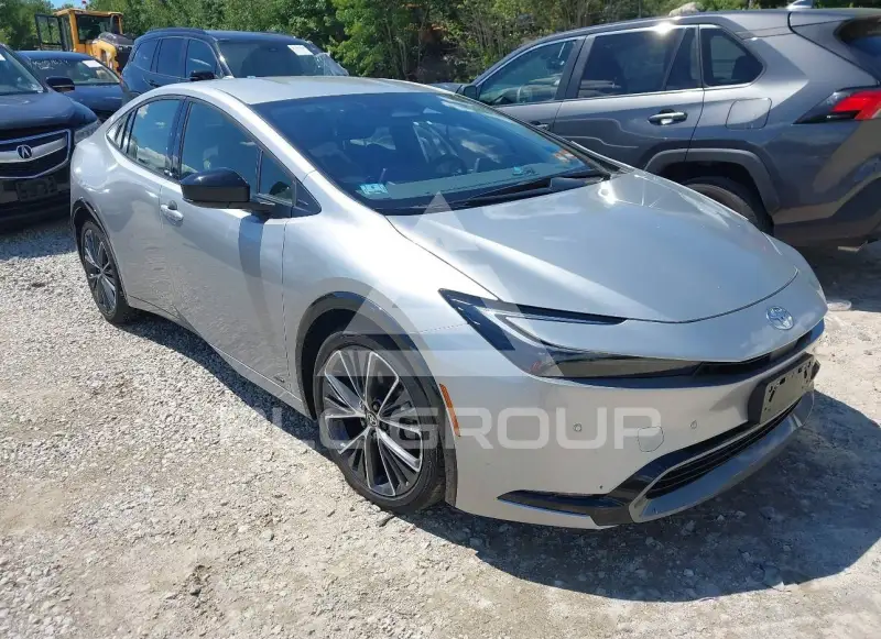2024 Toyota PRIUS photo