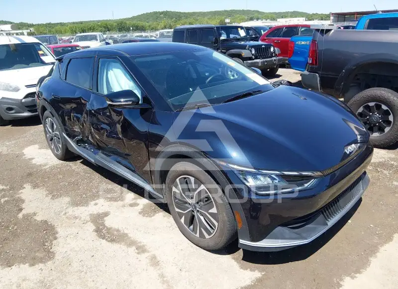 2024 KIA EV фото