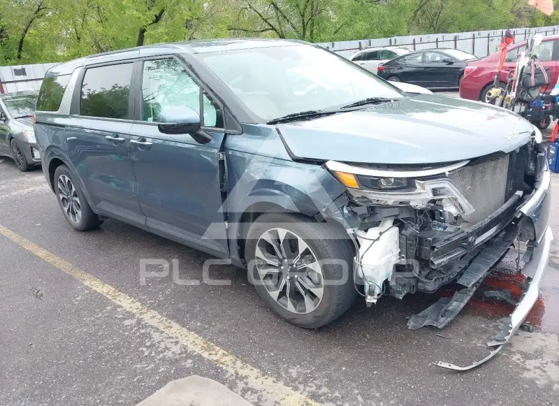 2024 KIA Carnival photo