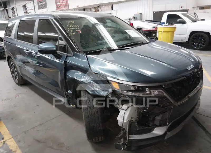 2024 KIA Carnival фото