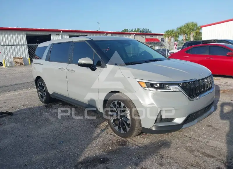 2024 KIA Carnival фото