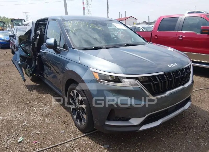 2024 KIA Carnival фото