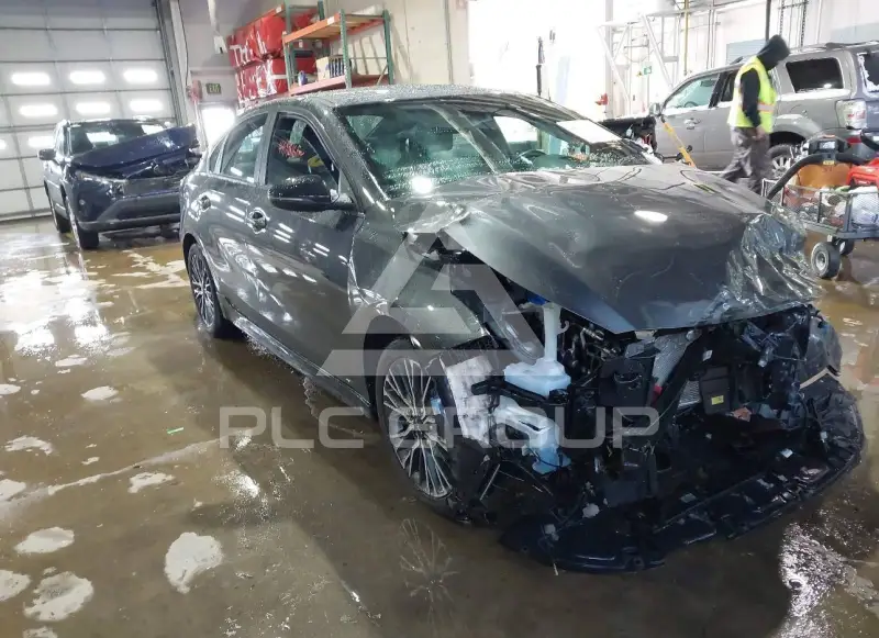 2024 KIA Forte фото