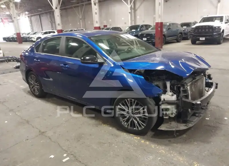 2024 KIA Forte фото