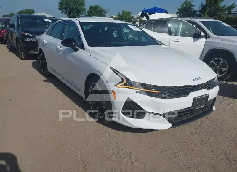 2024 KIA K5 фото