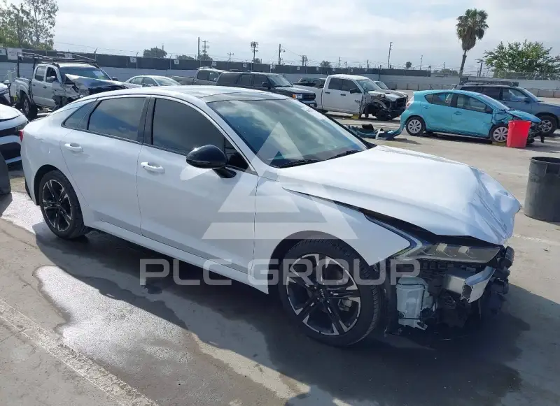 2024 KIA K5 фото