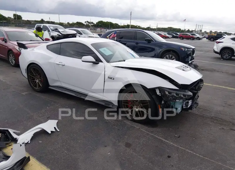2024 Ford MUSTANG photo