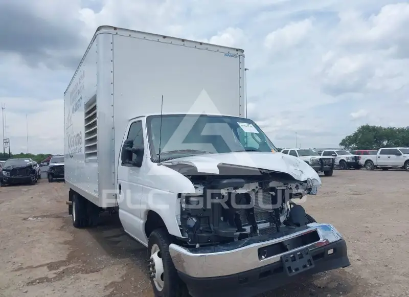 2024 Ford E-450 photo