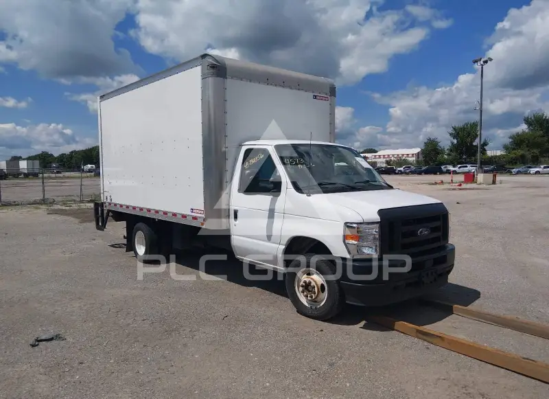 2024 Ford E-350 фото
