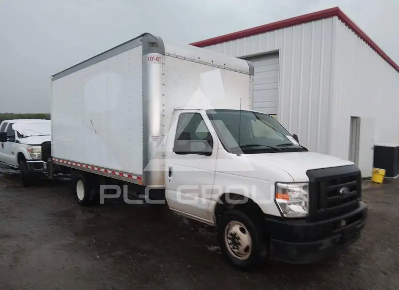 2024 Ford E-350 фото