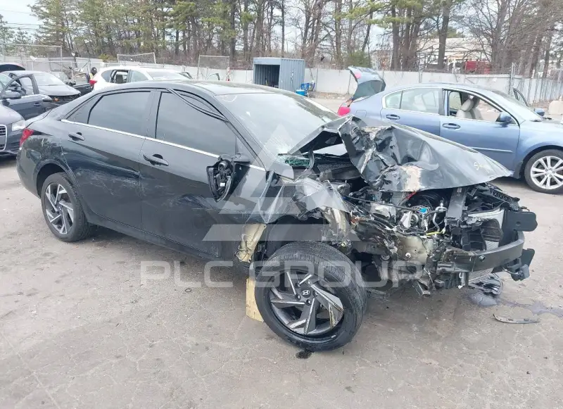 2024 Hyundai Elantra photo