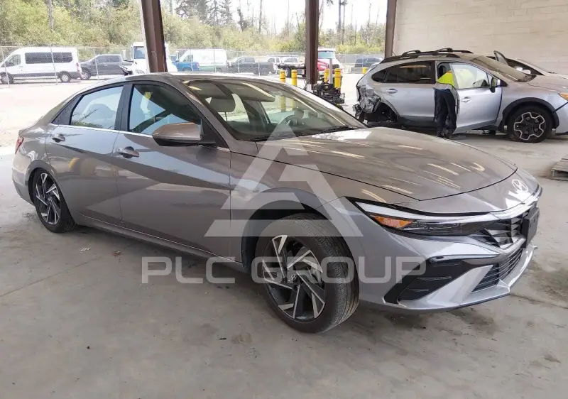 2024 Hyundai Elantra photo