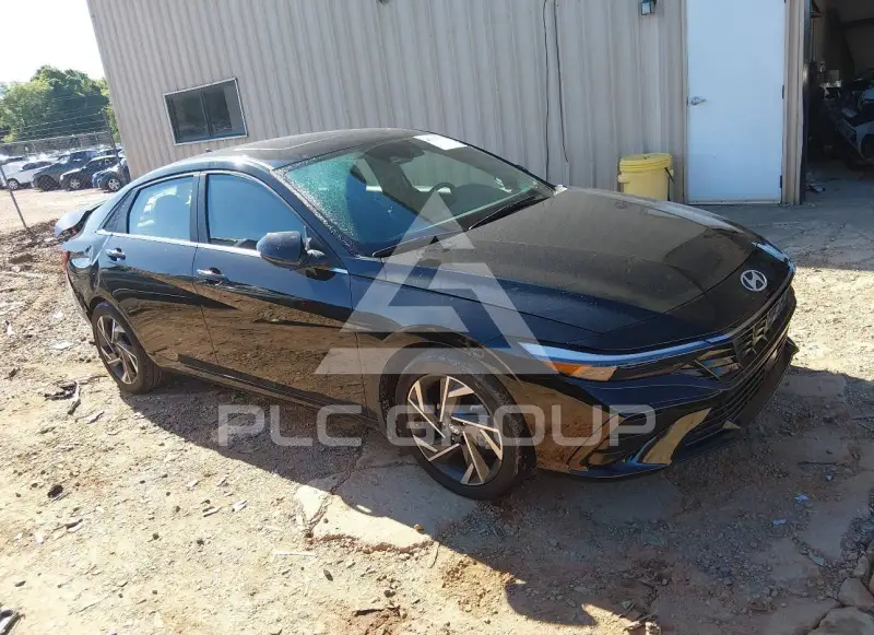 2024 Hyundai Elantra photo