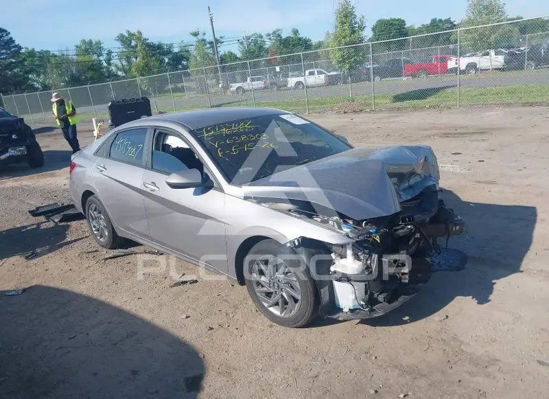 2024 Hyundai Elantra photo