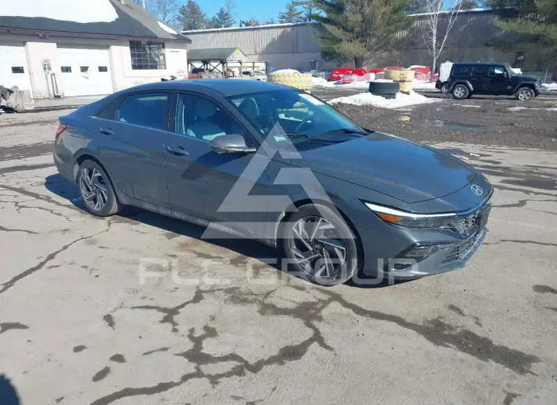 2024 Hyundai Elantra photo