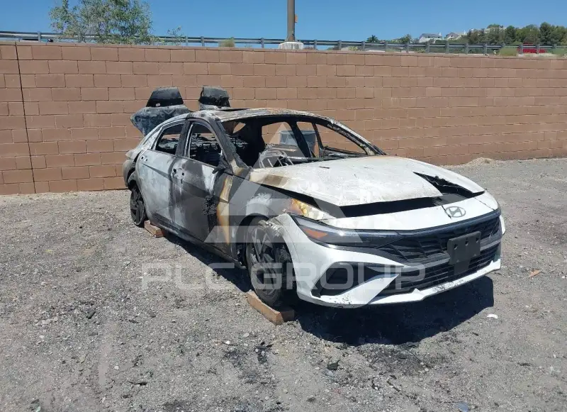 2024 Hyundai Elantra фото