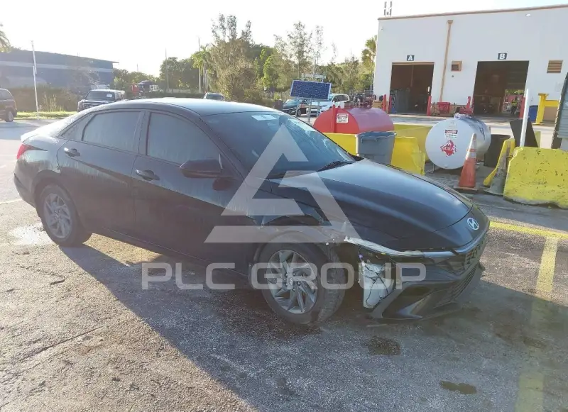 2024 Hyundai Elantra photo
