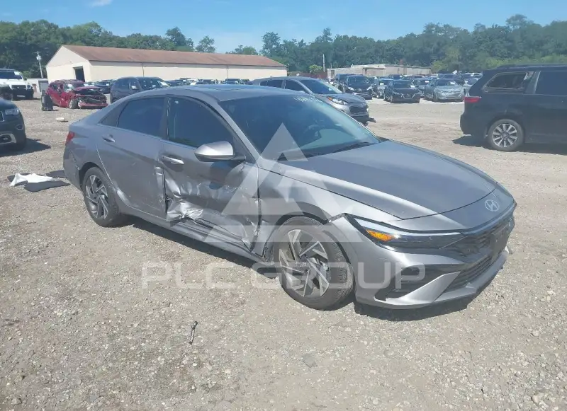 2024 Hyundai Elantra photo