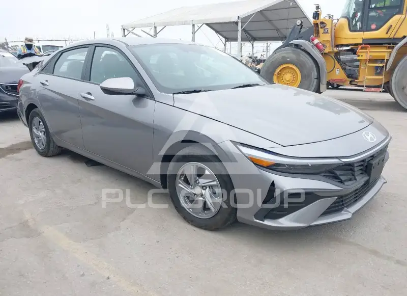 2024 Hyundai Elantra photo