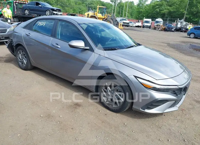 2024 Hyundai Elantra photo
