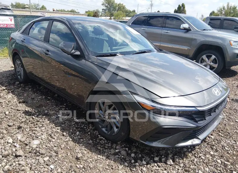 2024 Hyundai Elantra photo