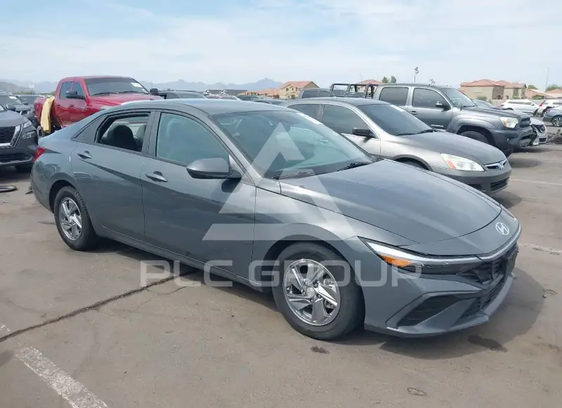 2024 Hyundai Elantra photo
