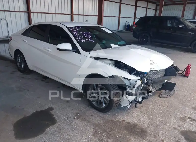 2024 Hyundai Elantra фото