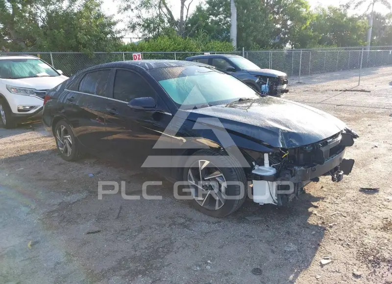 2024 Hyundai Elantra photo