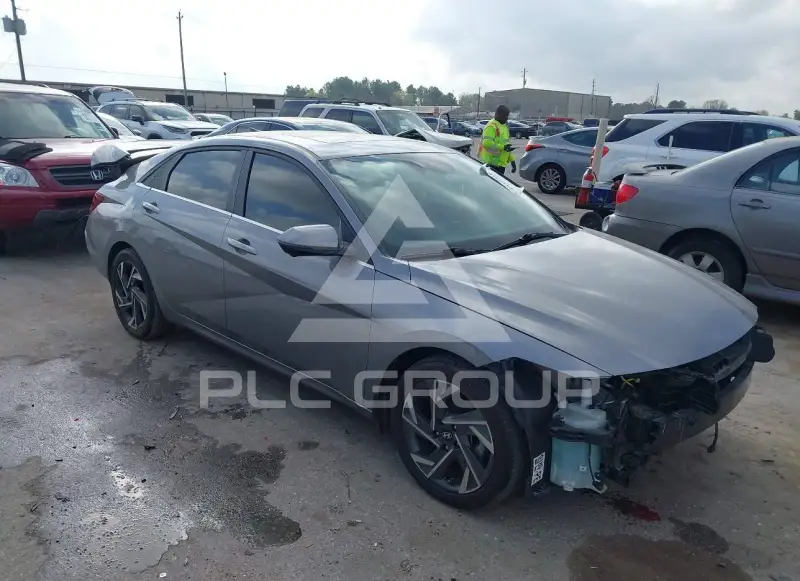 2024 Hyundai Elantra photo