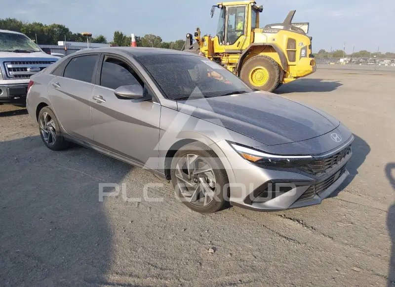 2024 Hyundai Elantra photo