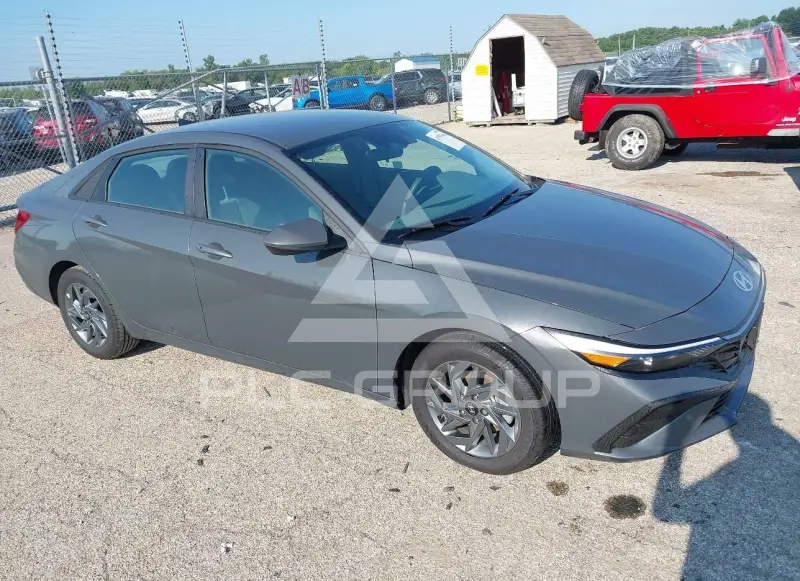2024 Hyundai Elantra photo