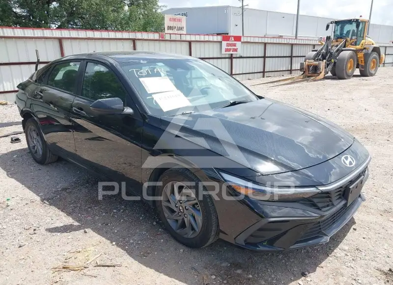 2024 Hyundai Elantra фото