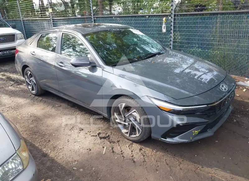 2024 Hyundai Elantra photo