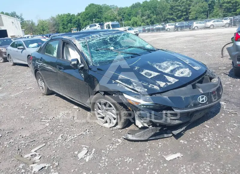 2024 Hyundai Elantra photo