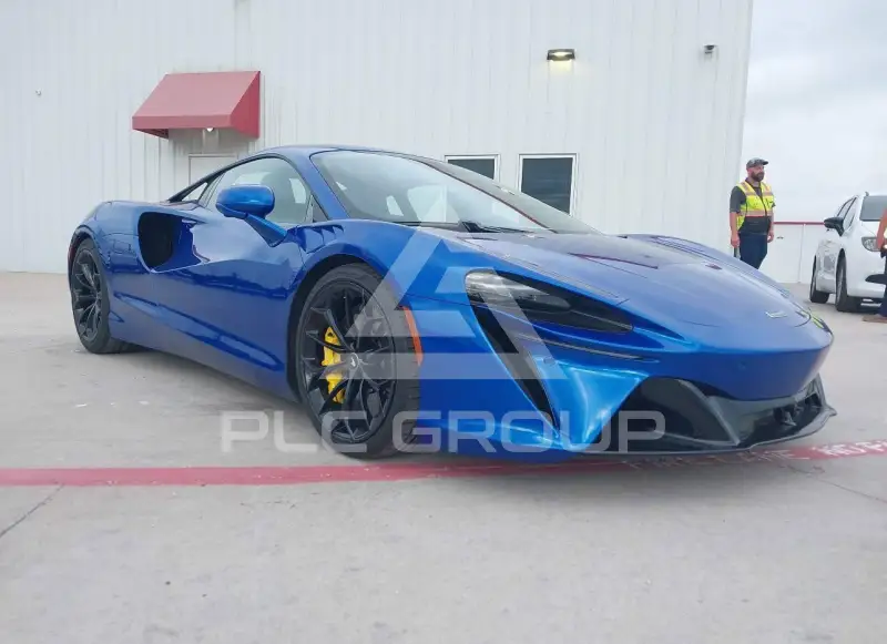 2024 McLaren ARTURA photo
